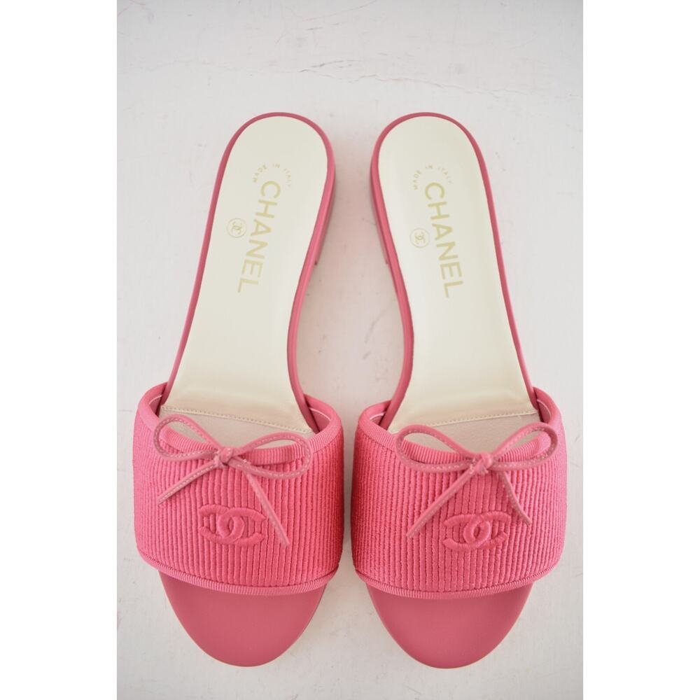 Chanel 24P Dark Pink Embroidered CC Logo Bow Tie Mule Slide Flat Sandal 40 - Picture 12 of 16